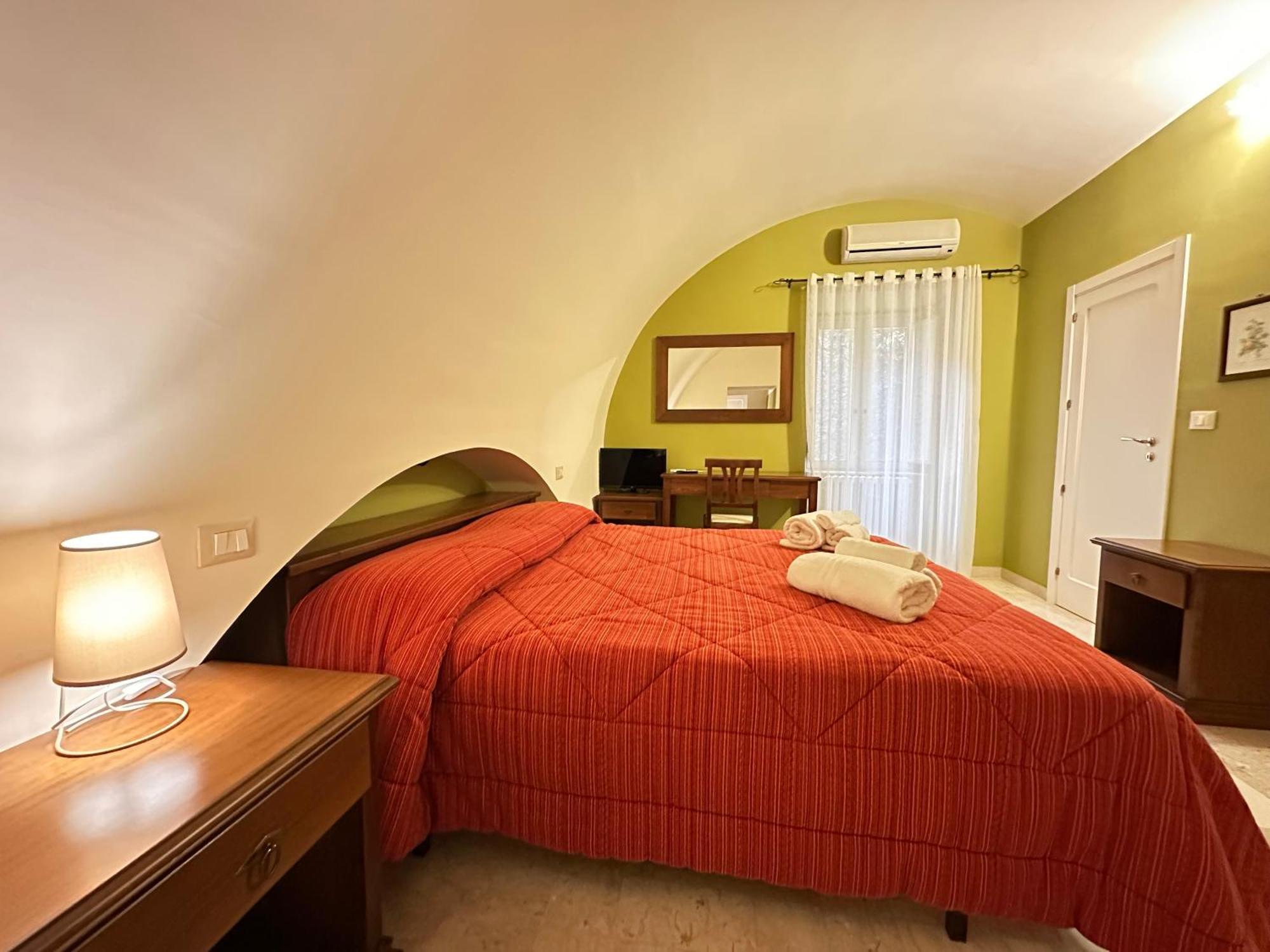 קיארמונטה גולפי Historic B&B Apartments Home מראה חיצוני תמונה